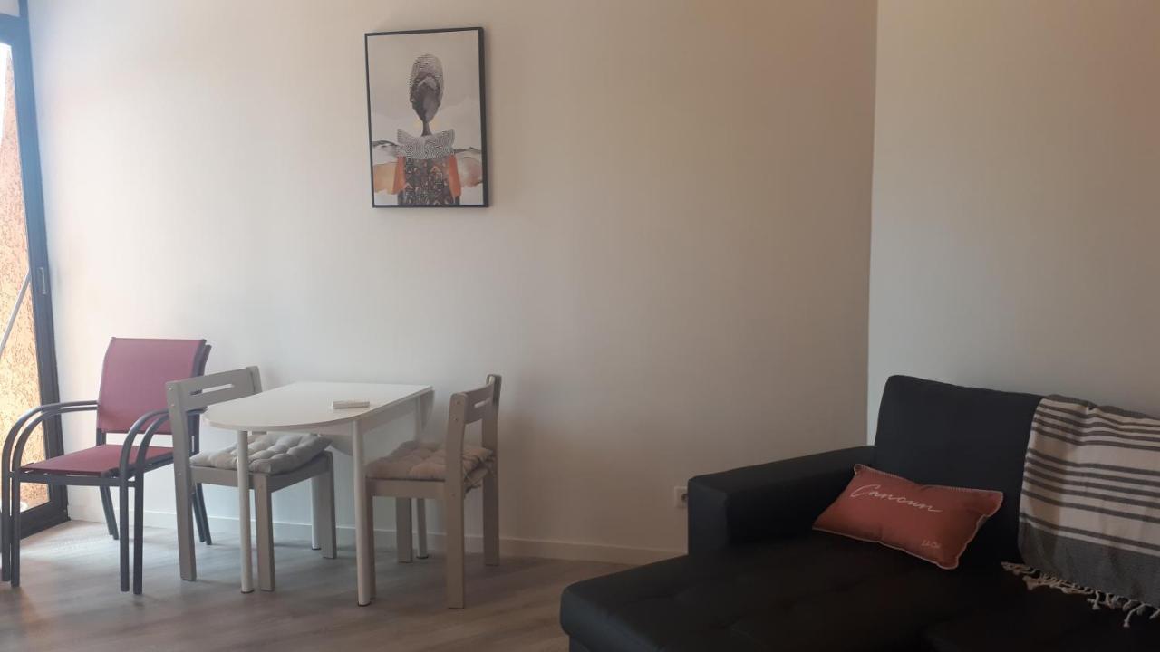 Magnifique Bord De Numero 88 Apartment *